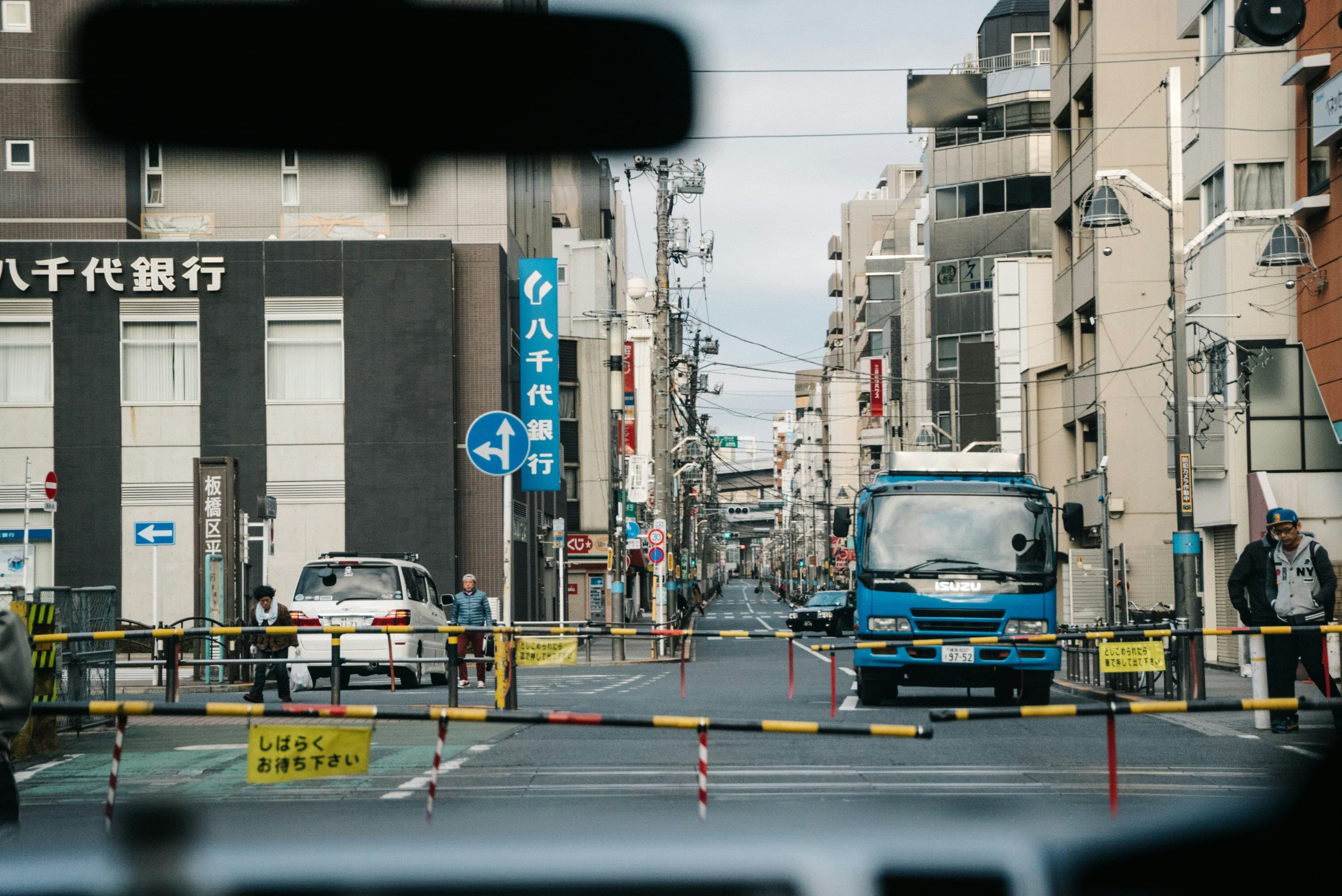 車内からの街の風景